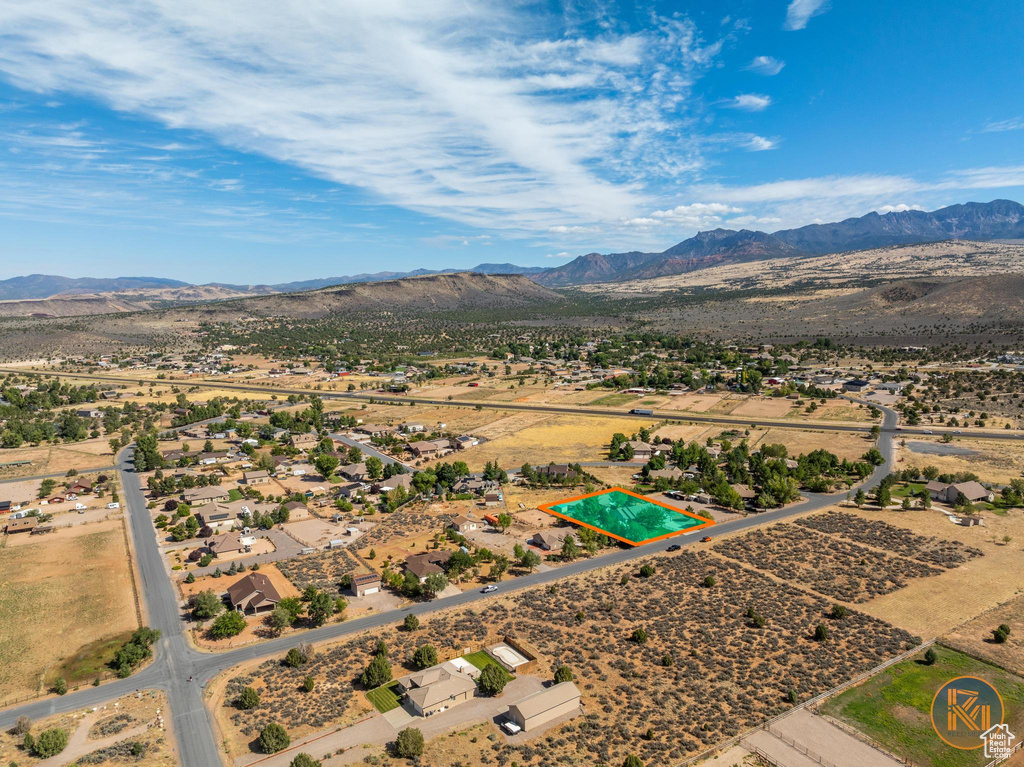 Aerial view with a mountain view