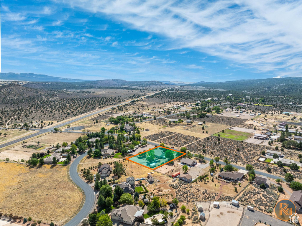 Bird\\\\\\\\\\\\\\\\\\\\\\\\\\\\\\\'s eye view featuring a mountain view