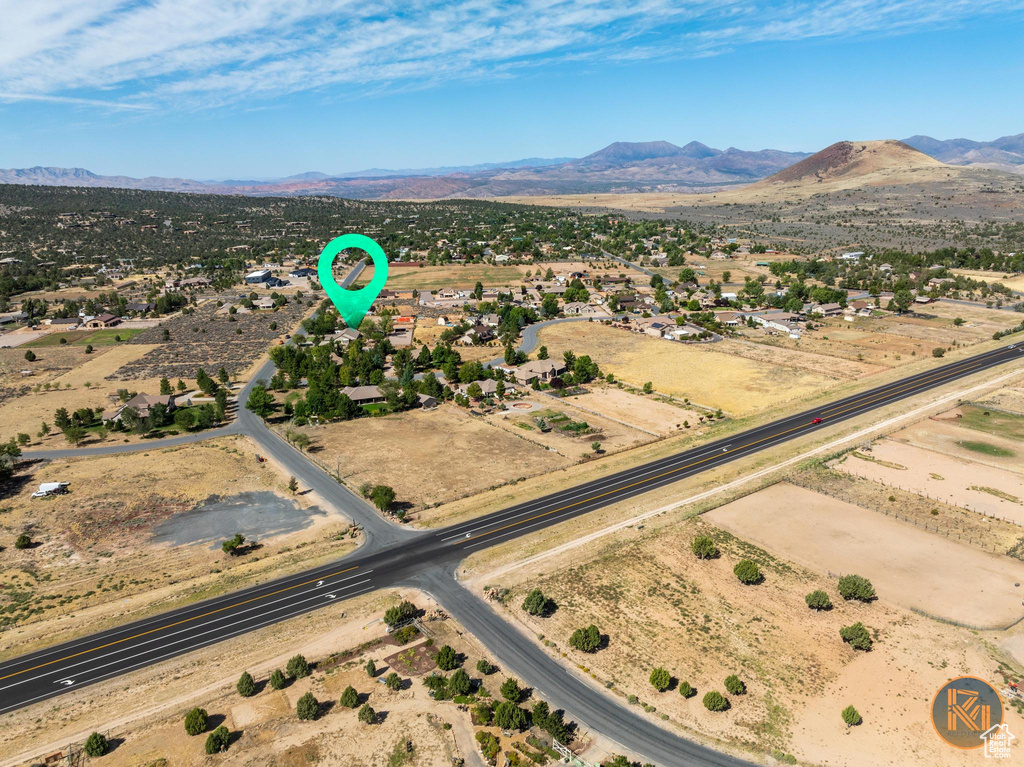 Aerial view with a mountain view