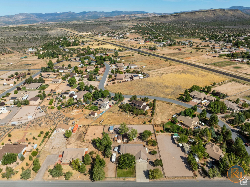 Aerial view with a mountain view