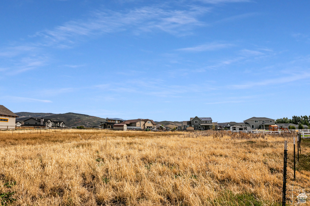 View of yard featuring a mountain view