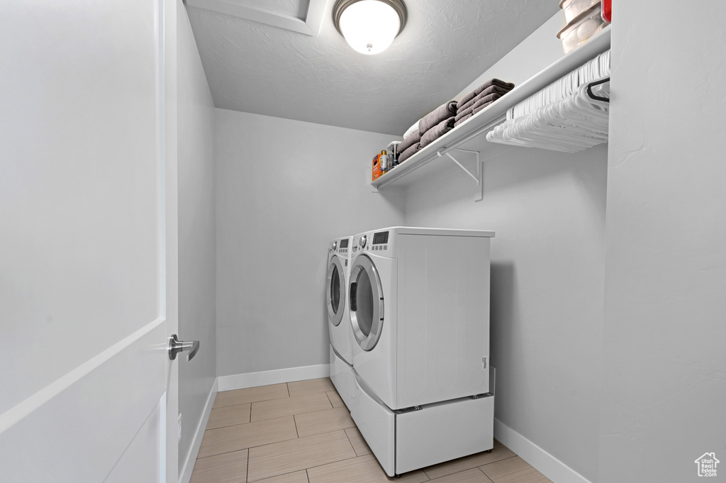 Washroom with washer and dryer