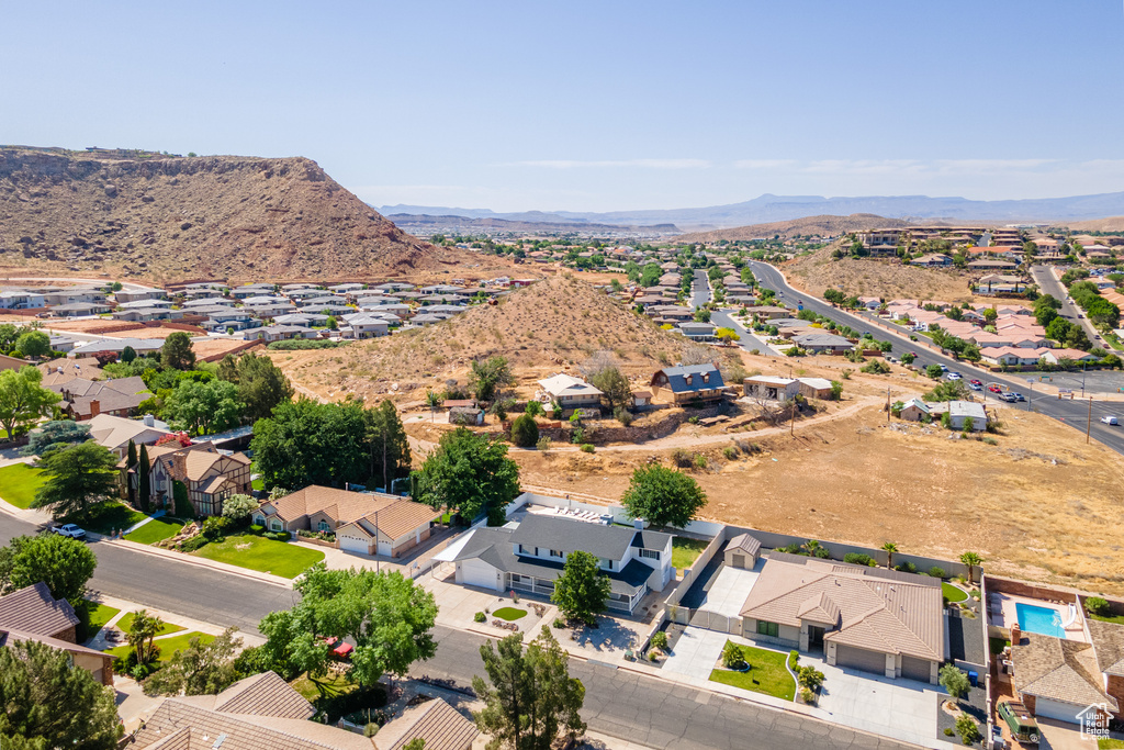 Bird\'s eye view featuring a mountain view