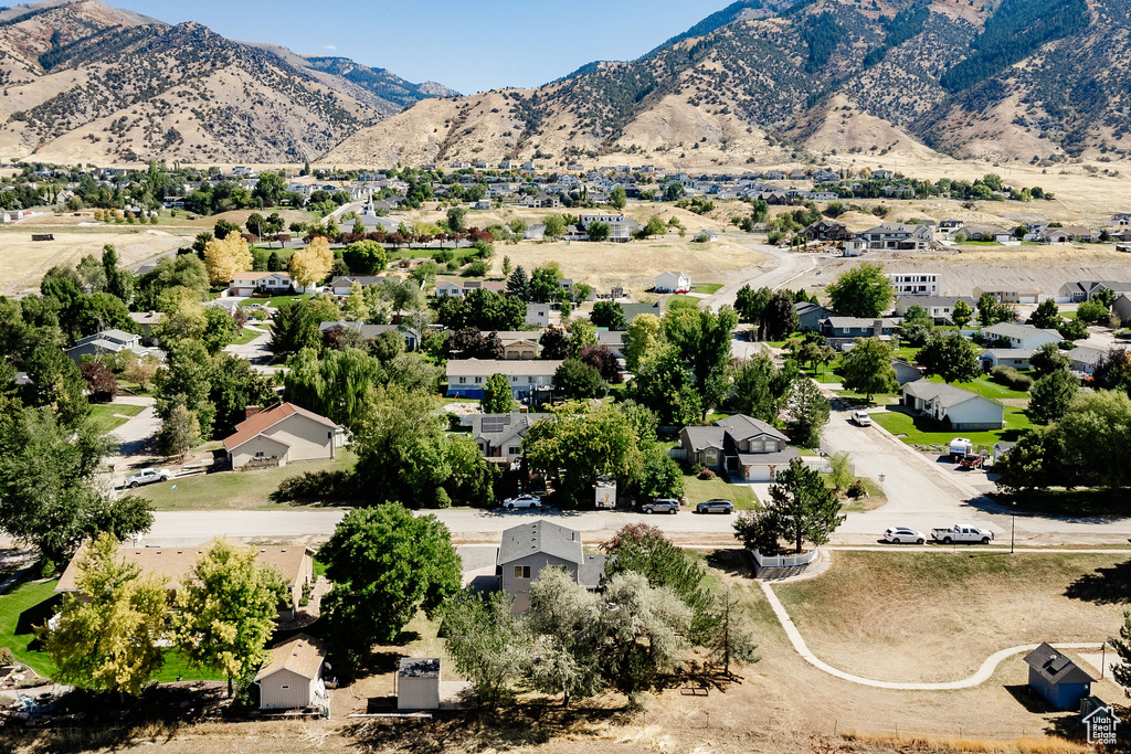 Birds eye view of property featuring a mountain view