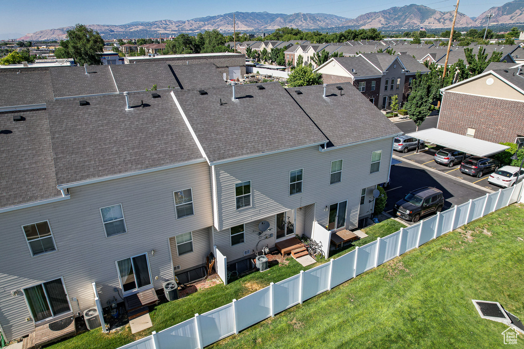 Drone / aerial view featuring a mountain view