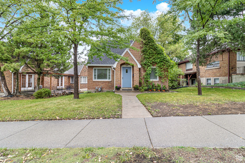 View of front of home with a front lawn