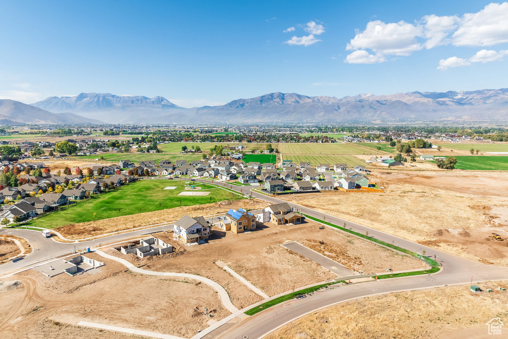 Bird's eye view with a mountain view