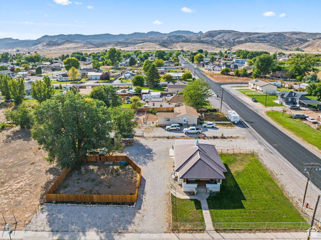 Bird's eye view with a mountain view