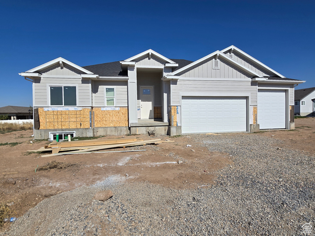 View of front of house featuring a garage