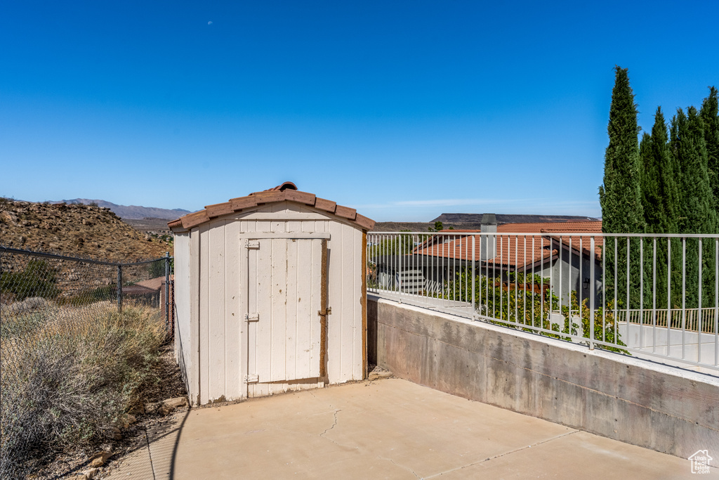 View of outdoor structure with a mountain view