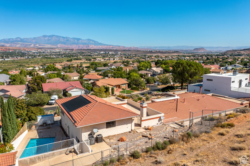 Bird's eye view with a mountain view