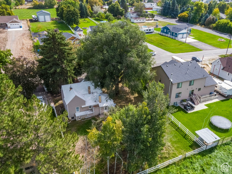 Birds eye view of property