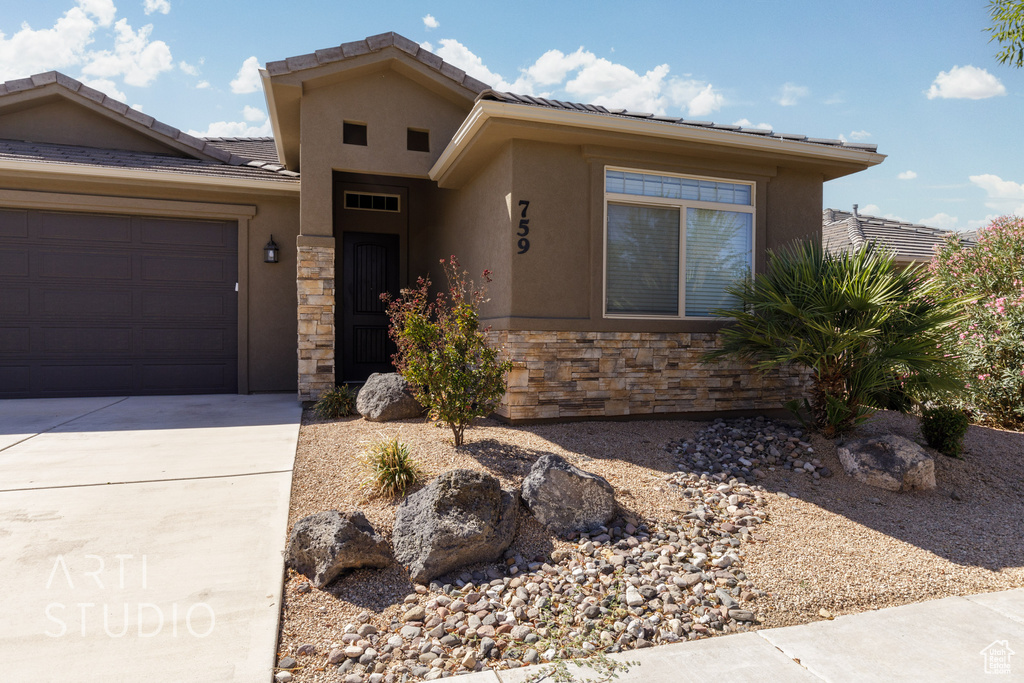 View of front facade with a garage