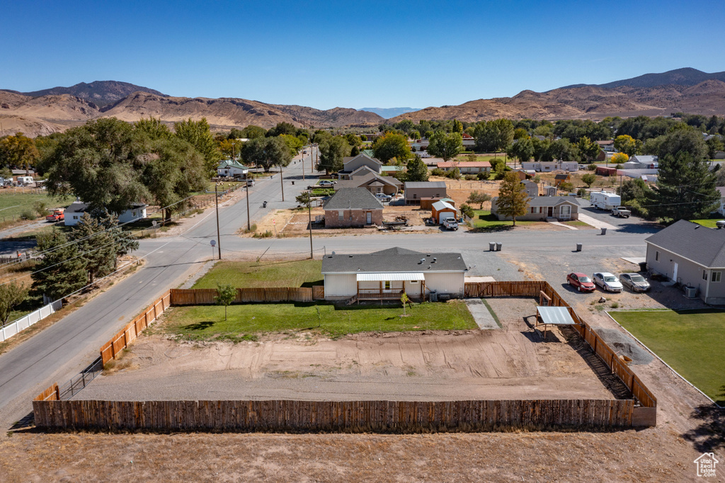 Bird's eye view with a mountain view