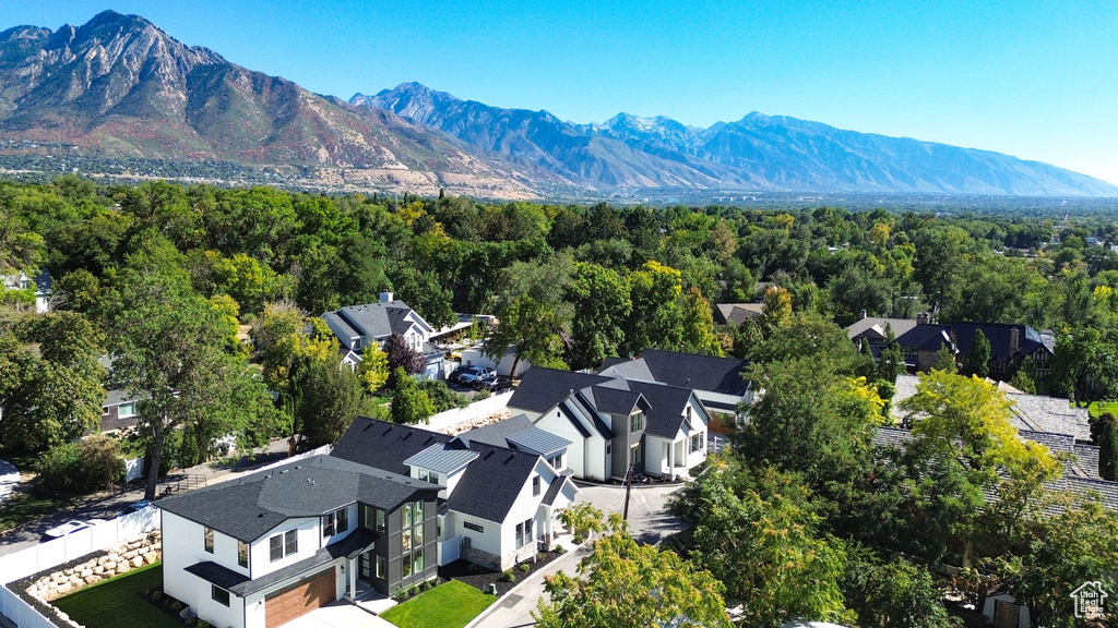 Drone / aerial view featuring a mountain view