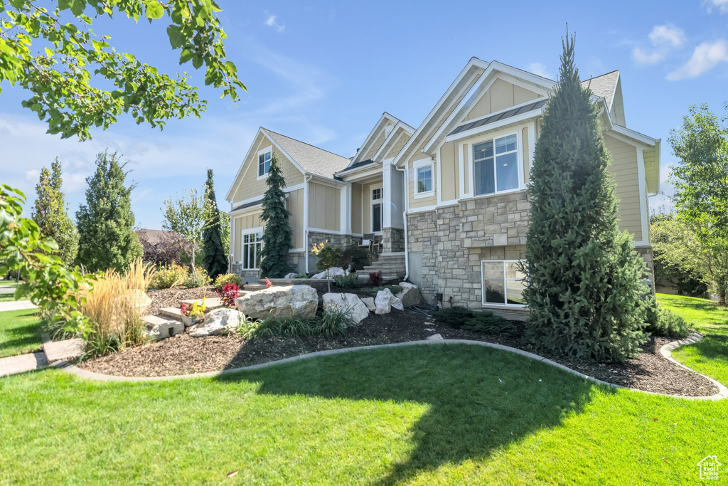 View of front of home with a front lawn