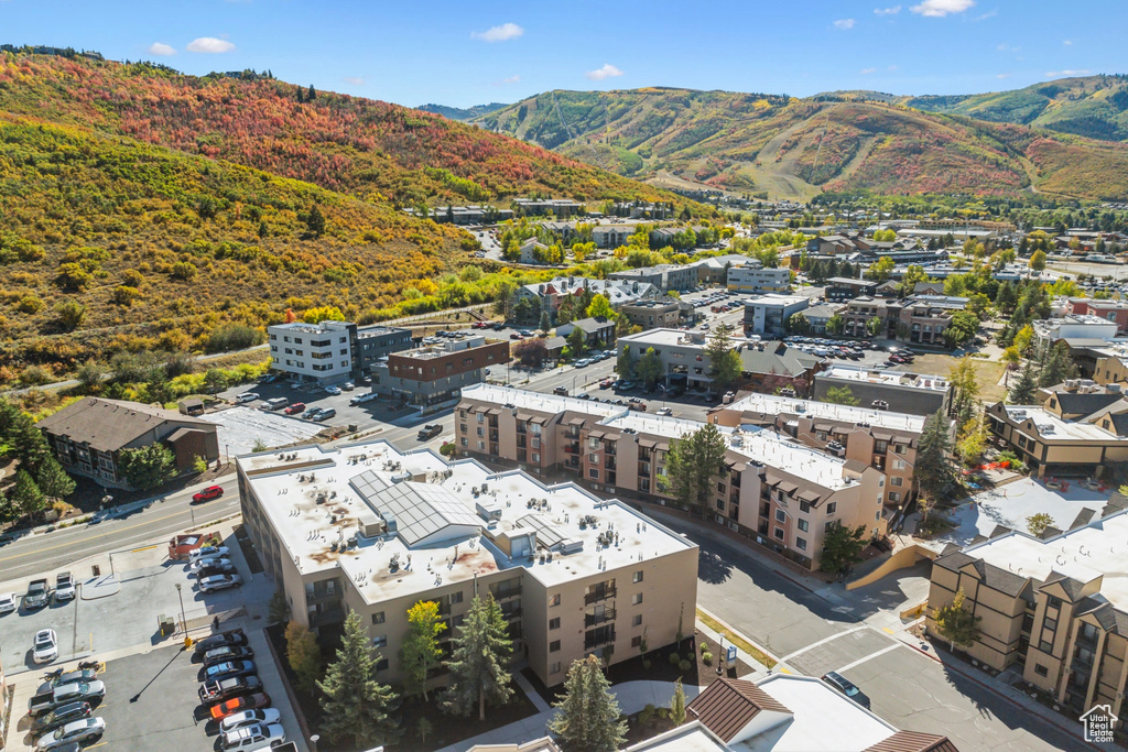 Bird\'s eye view featuring a mountain view