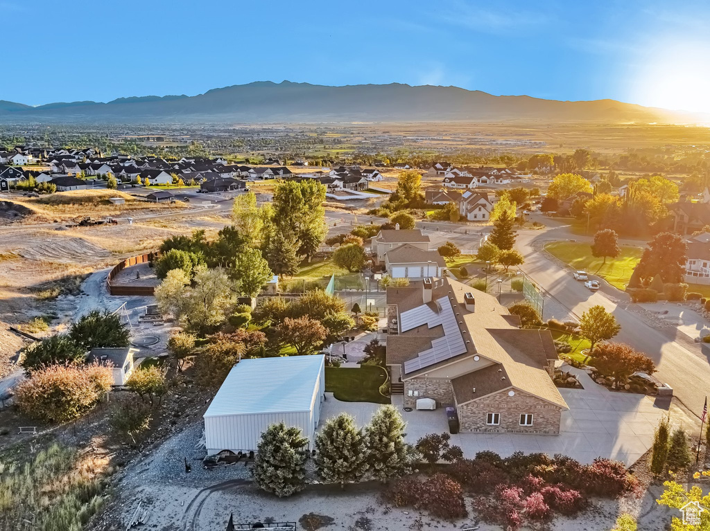 Aerial view with a mountain view