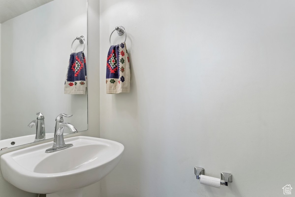 Bathroom featuring sink