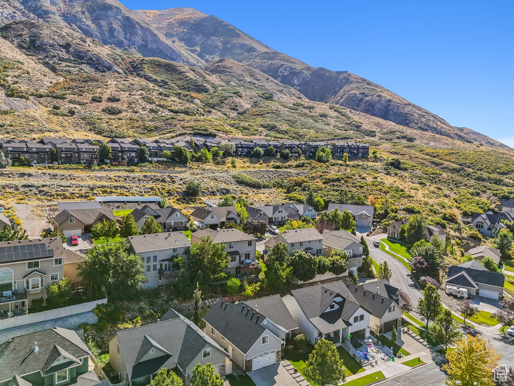 Drone / aerial view featuring a mountain view