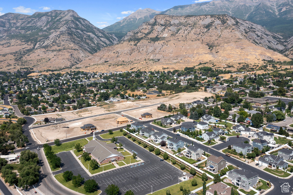 Bird's eye view with a mountain view