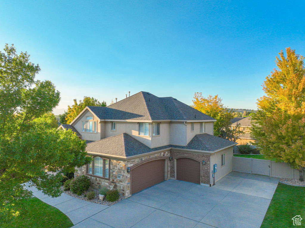 View of front of house featuring a garage