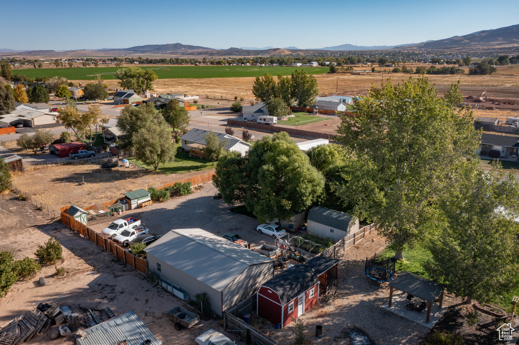 Drone / aerial view featuring a mountain view