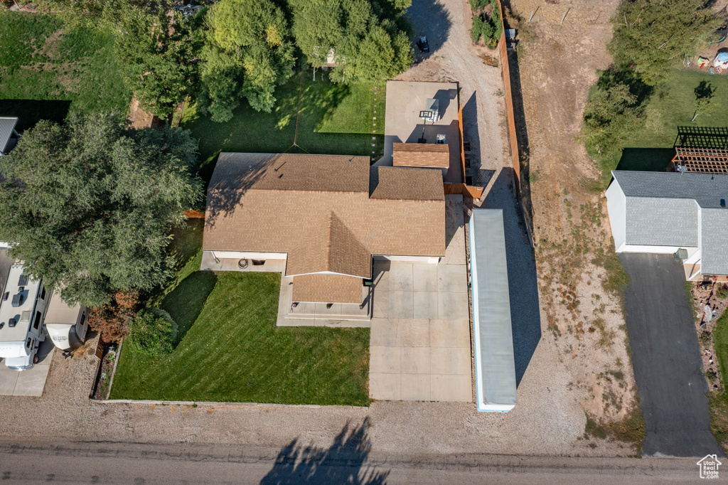 Birds eye view of property