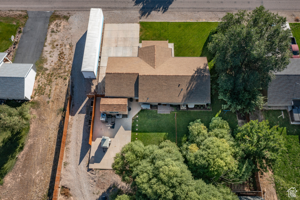 Birds eye view of property