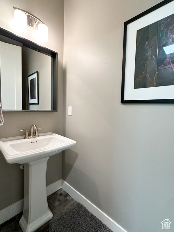 Bathroom featuring sink