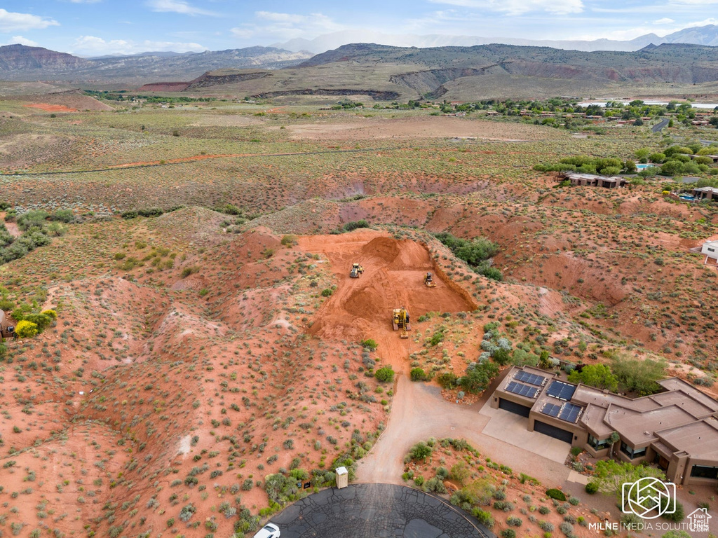 Drone / aerial view featuring a mountain view