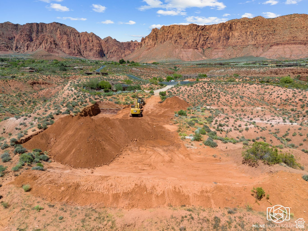 View of mountain feature