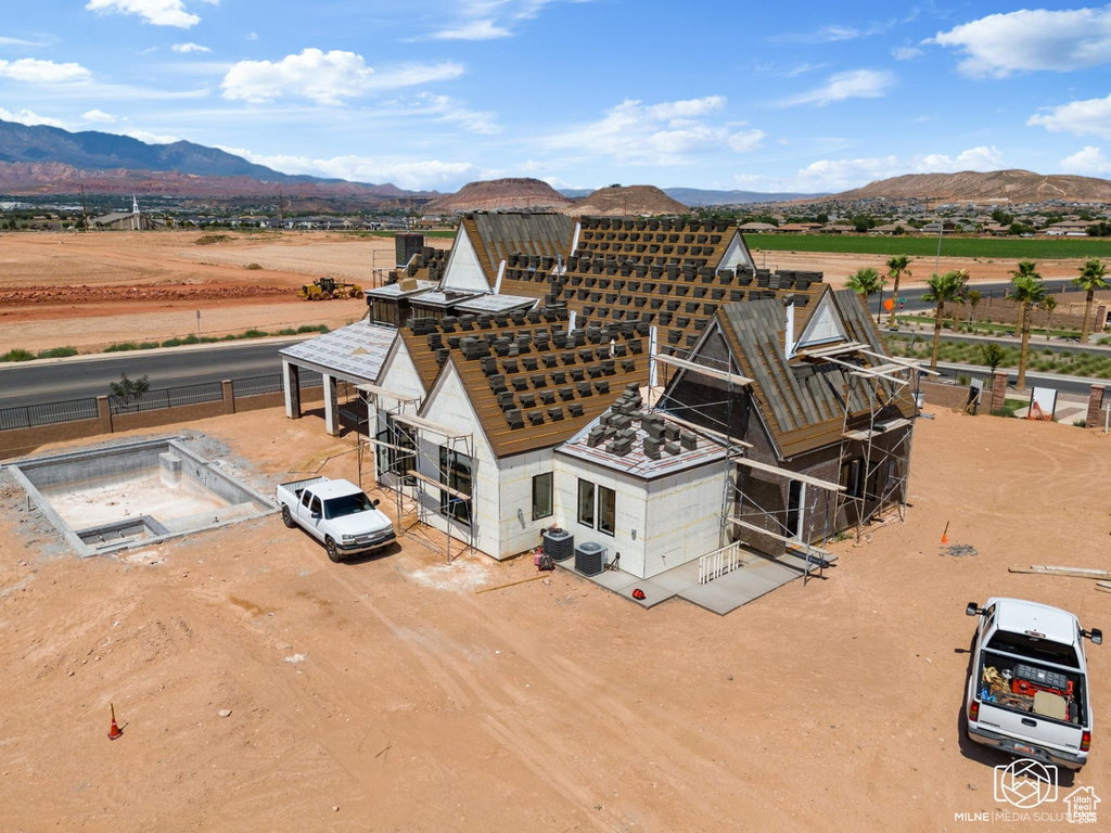 Bird's eye view with a mountain view