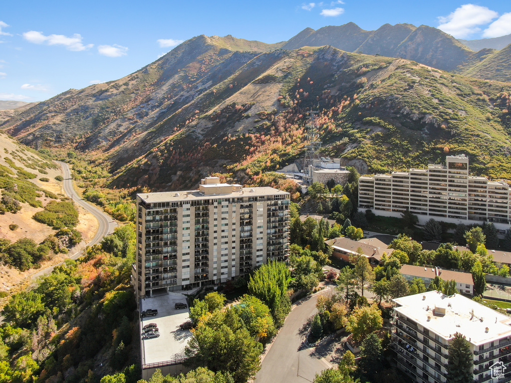 View of mountain feature