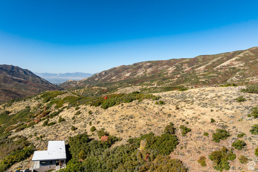 5855 E PIONEER RIDGE CIR Salt Lake City, UT 84108