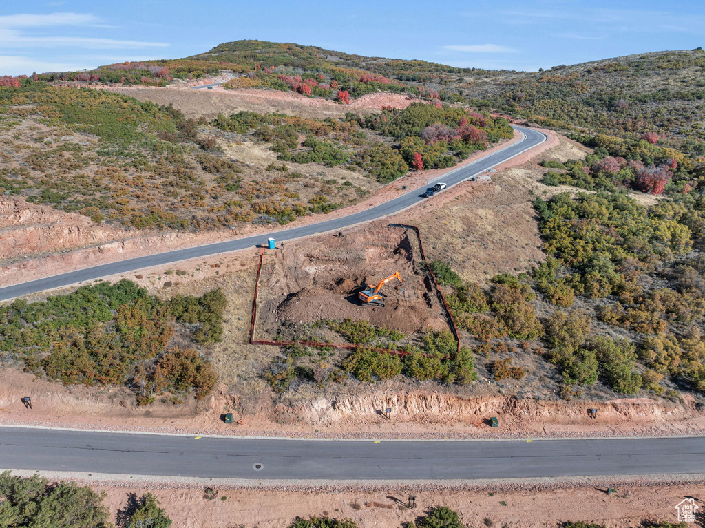 Aerial view with a mountain view