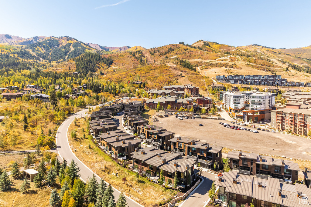 Bird's eye view with a mountain view