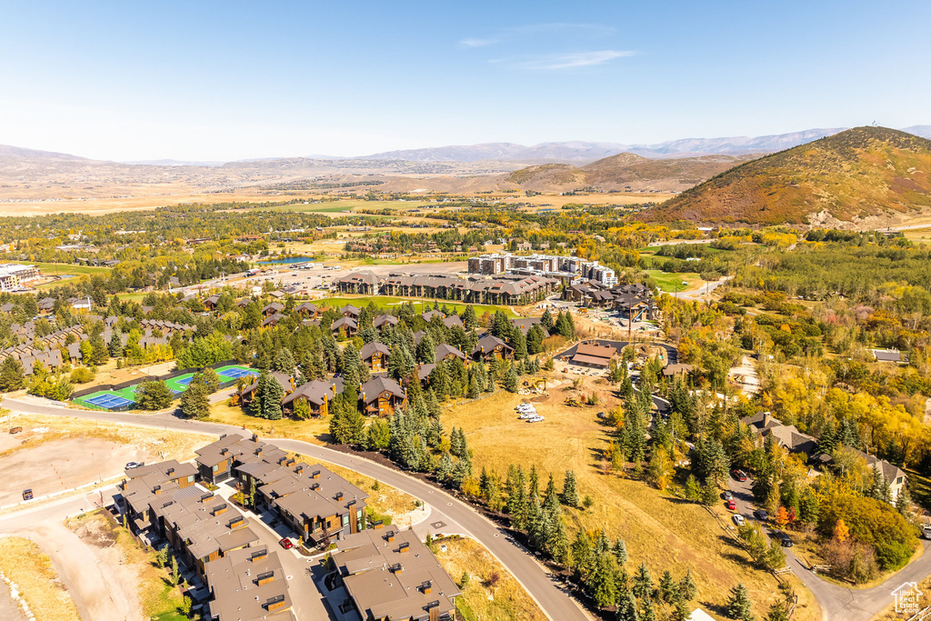 Birds eye view of property featuring a mountain view