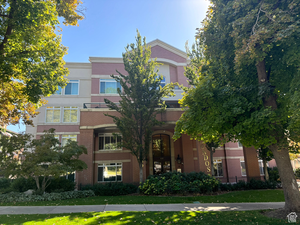 View of front facade