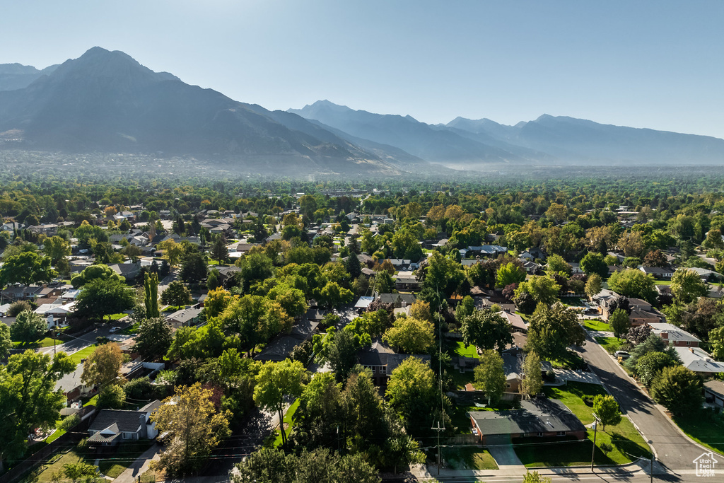 Bird's eye view featuring a mountain view