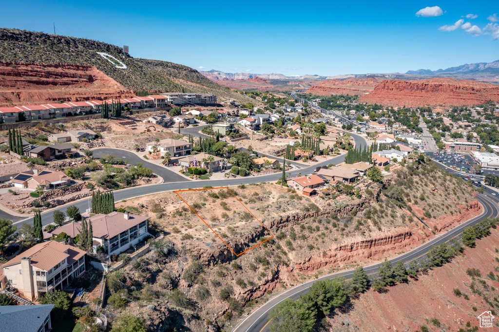 Drone / aerial view featuring a mountain view