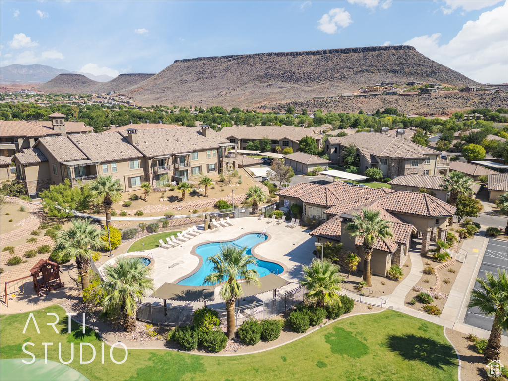 Bird's eye view with a mountain view