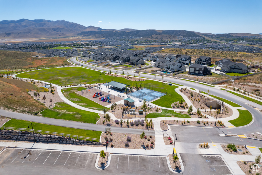 Aerial view with a mountain view