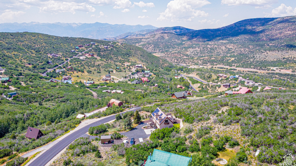 Aerial view with a mountain view