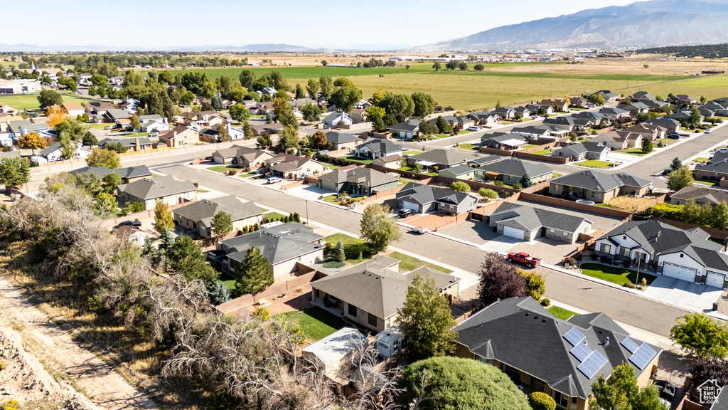 Aerial view with a mountain view