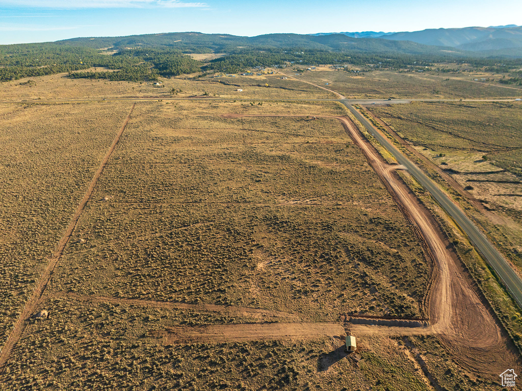 Drone / aerial view featuring a mountain view