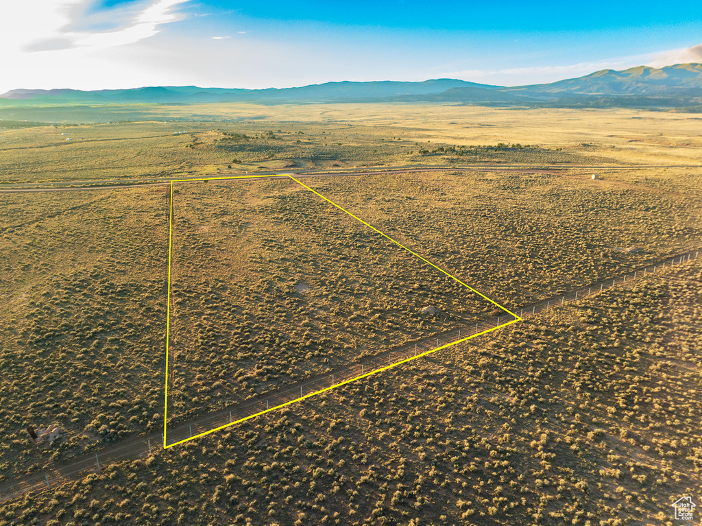 Drone / aerial view featuring a mountain view