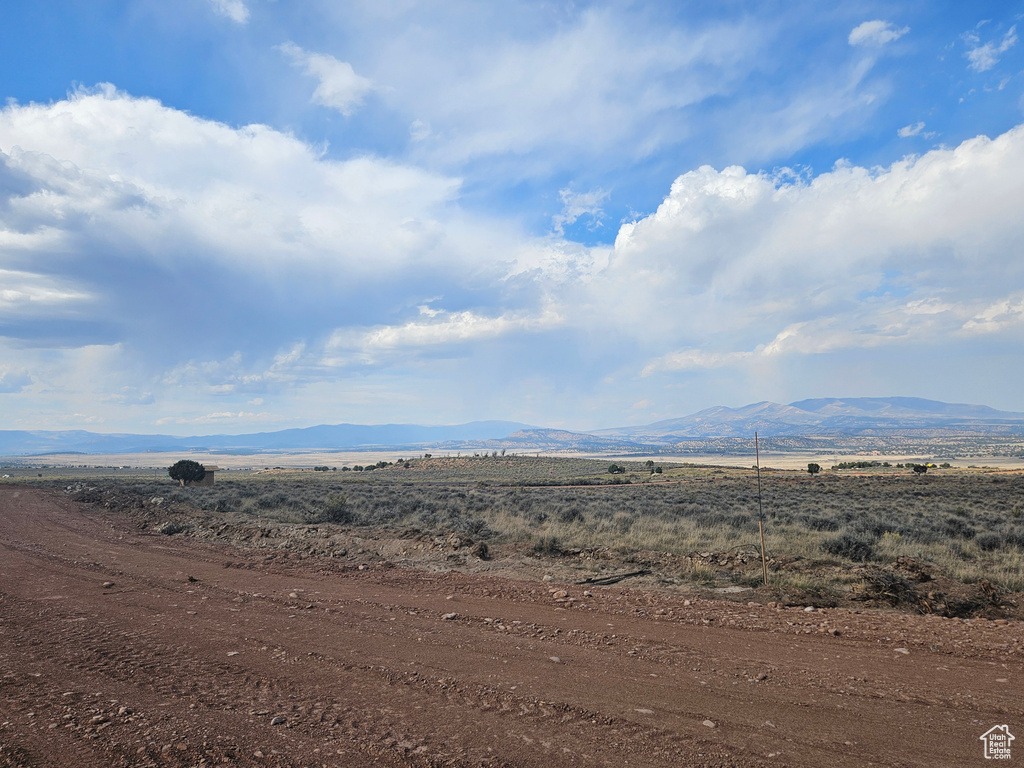 View of mountain feature