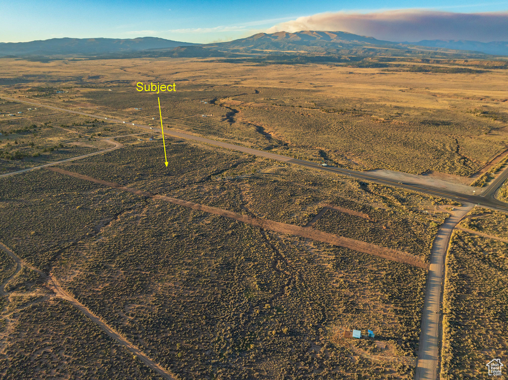 Drone / aerial view featuring a mountain view