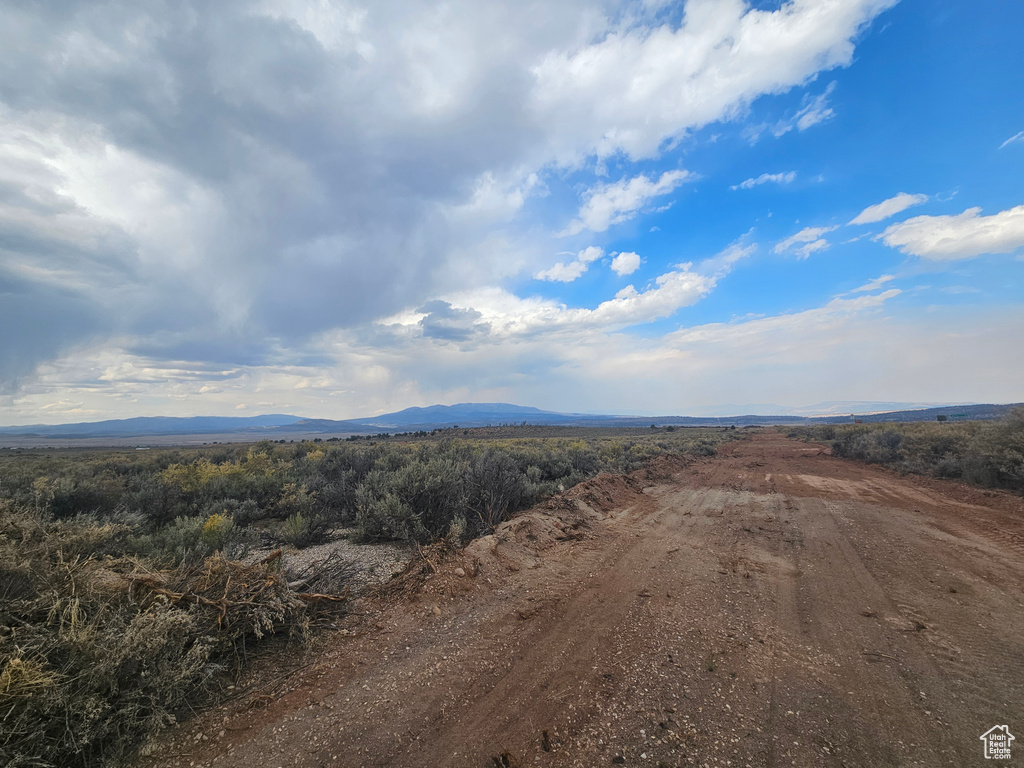 View of mountain feature